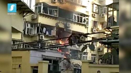 东坑新闻爆料事件视频,事件视频引发热议，真相究竟如何？